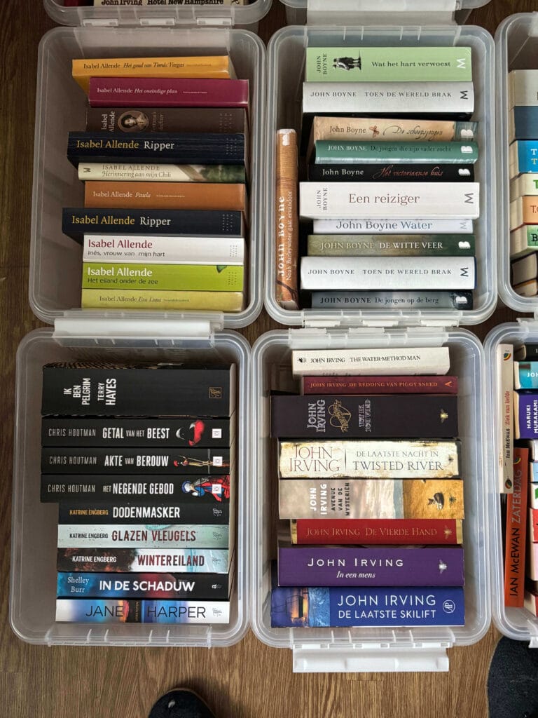 Selectie boeken te koop: onder meer boeken van John Boyne en goede detectives — boekverkoop Gent, 7 juni 2026