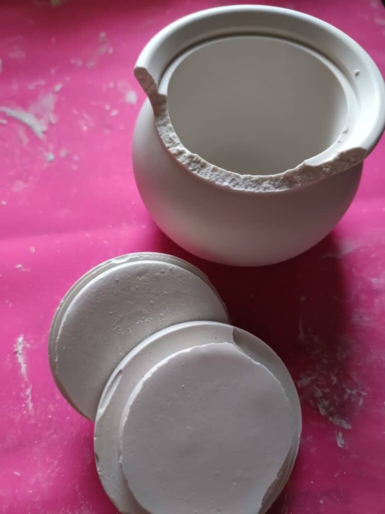 Beim Arbeiten mit Gips ist es oft die Zeit, die einem einen Streich spielt.