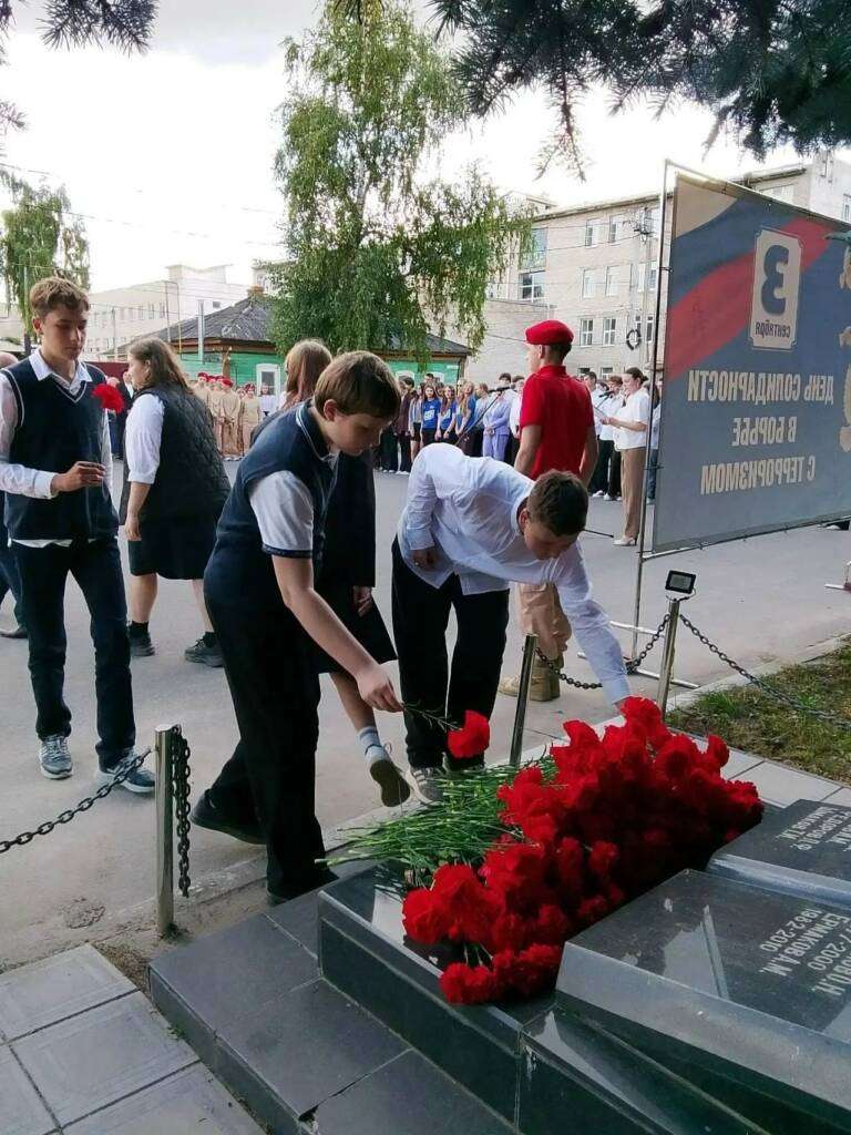 В День солидарности в борьбе с терроризмом учащиеся Свято-Сергиевской школы приняли участие в памятном митинге в Касимове