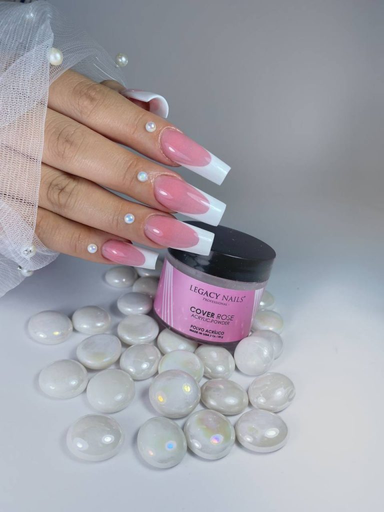 Explorando los Estilos de Puntas en Uñas Acrílicas con LEGACY NAILS: Cuadrada, Almond, Coffin y Stiletto 5 photo 2023 10 26 15 11 26