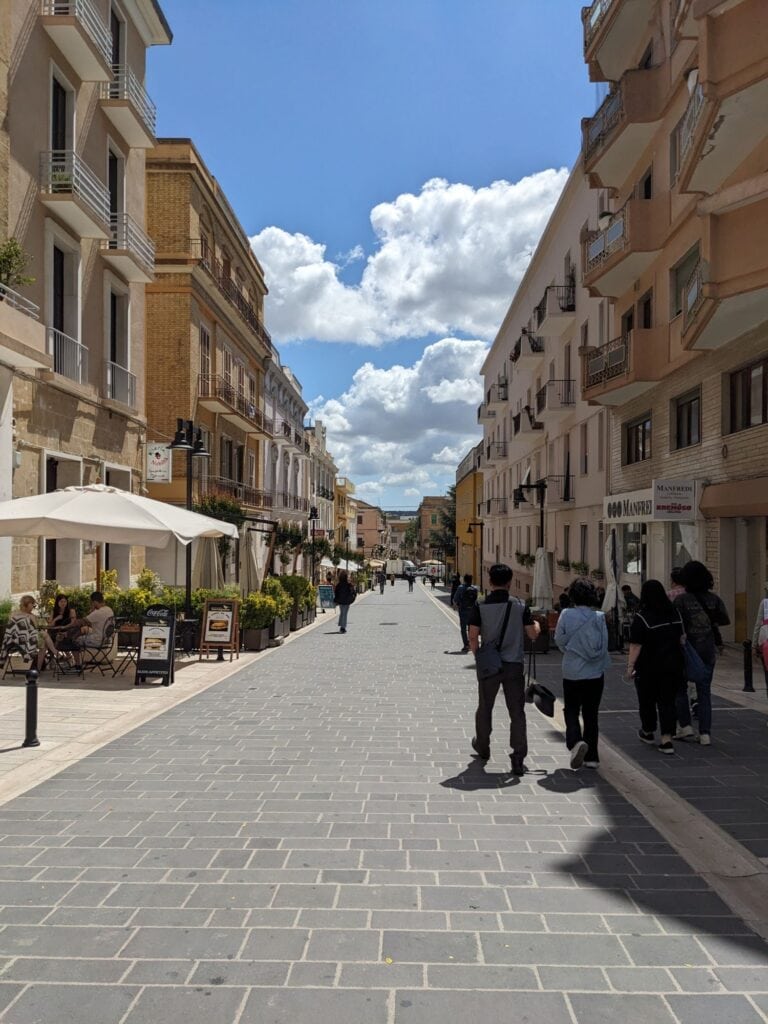 イタリア1人旅/女一人旅/南イタリア/ツアー参加/1人参加/アルベロベッロからマテーラへ/HISツアー