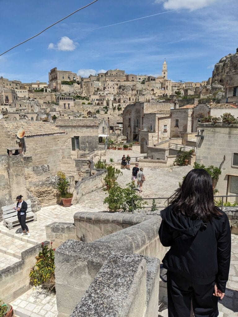 イタリア1人旅/女一人旅/南イタリア/ツアー参加/1人参加/アルベロベッロからマテーラへ/HISツアー