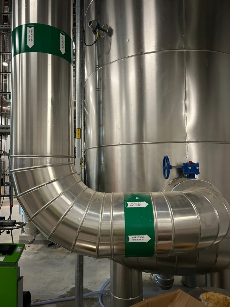 Mærkning ved store tanke