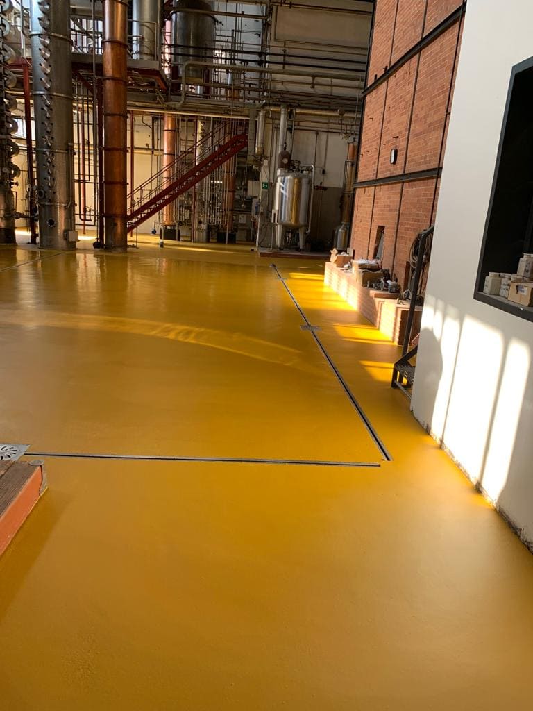 Rivestimento in poliuretano cemento per distilleria