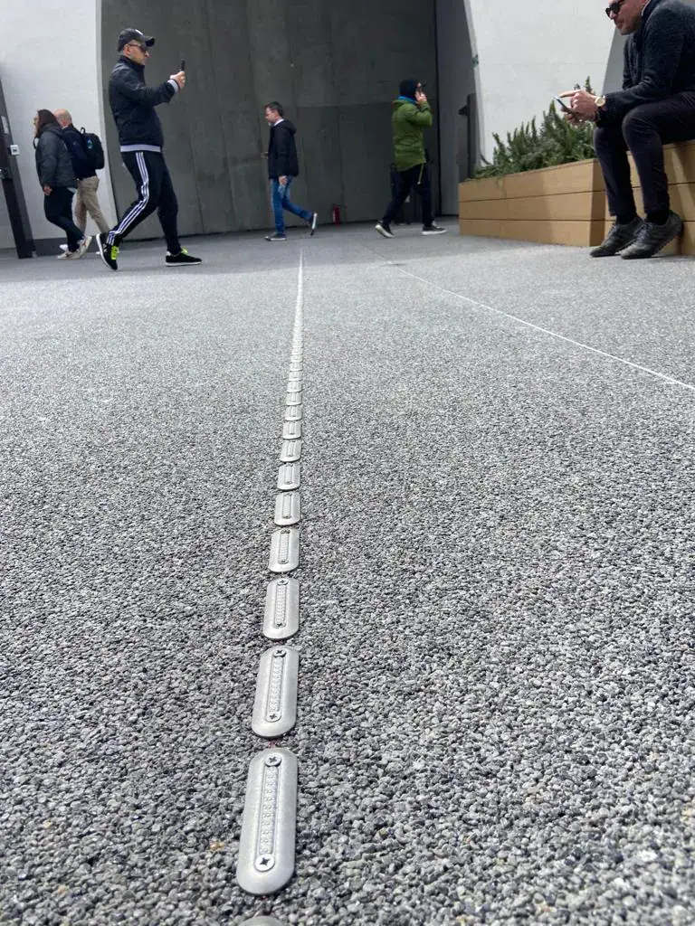 TO.Dream Prima Drain Stone -percorso-tattile outdoor