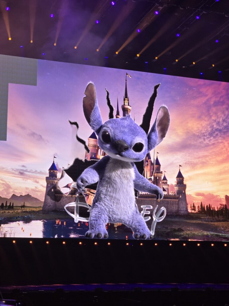 GUmBDtAW8AApMfn-768x1024 D23 2024: Cobertura primeiro dia do evento