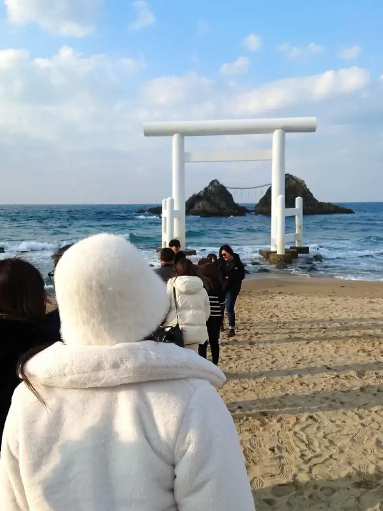 二見浦 夫婦岩