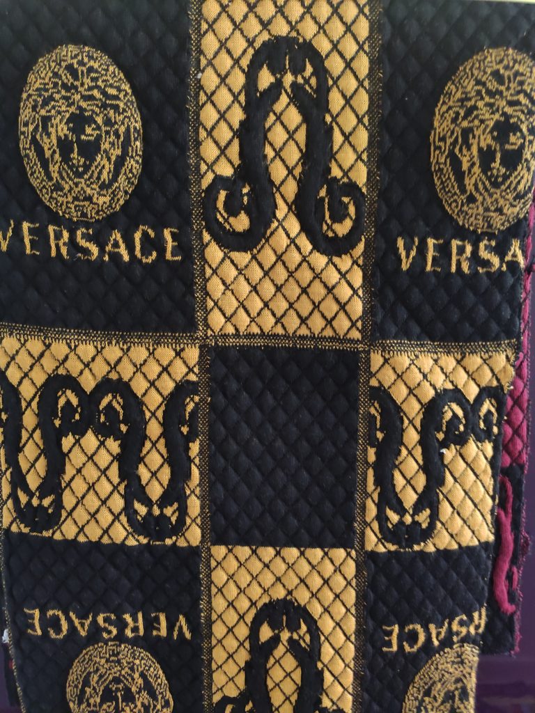 Versace Desenli Kapitone