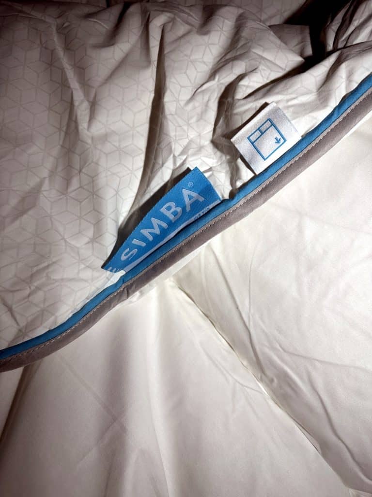 Simba Hybrid Duvet label