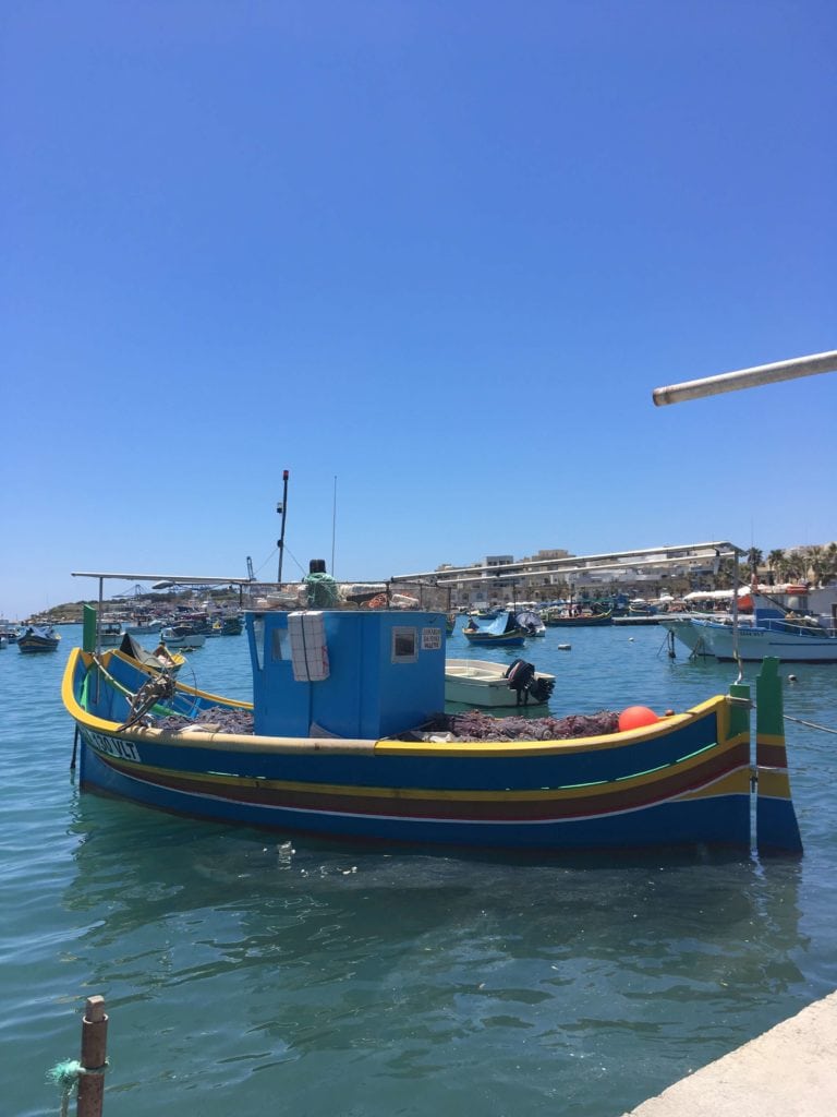 Ftira - Ein Mädelstrip nach Malta 4 Fischerboot in Marsaxlokk