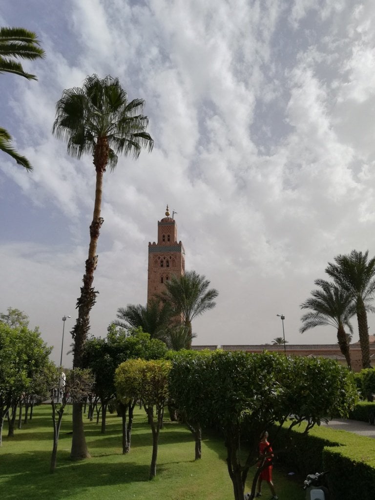 Wunderschöner Blick auf die Koutoubia Moschee in Marrakesh