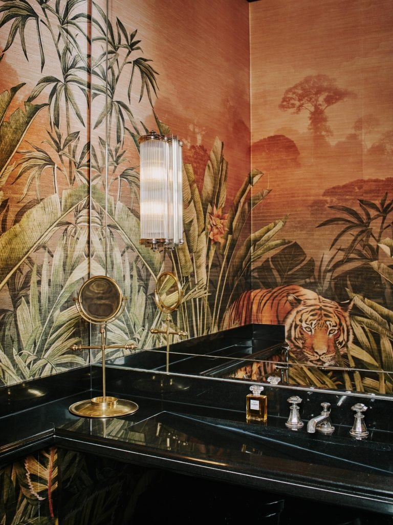The-Mayfair-Mansion-By-Bergman-Interiors-Is-An-Example-Of-Pure-Contemporary-Luxury_10-768x1024 The-Mayfair-Mansion-By-Bergman-Interiors-Is-An-Example-Of-Pure-Contemporary-Luxury_10-768x1024 The Mayfair Mansion By Bergman Interiors Is An Example Of Pure Contemporary Luxury_10 bergman interiors The Mayfair Mansion By Bergman Interiors Is An Example Of Pure Contemporary Luxury The Mayfair Mansion By Bergman Interiors Is An Example Of Pure Contemporary Luxury 10 768x1024
