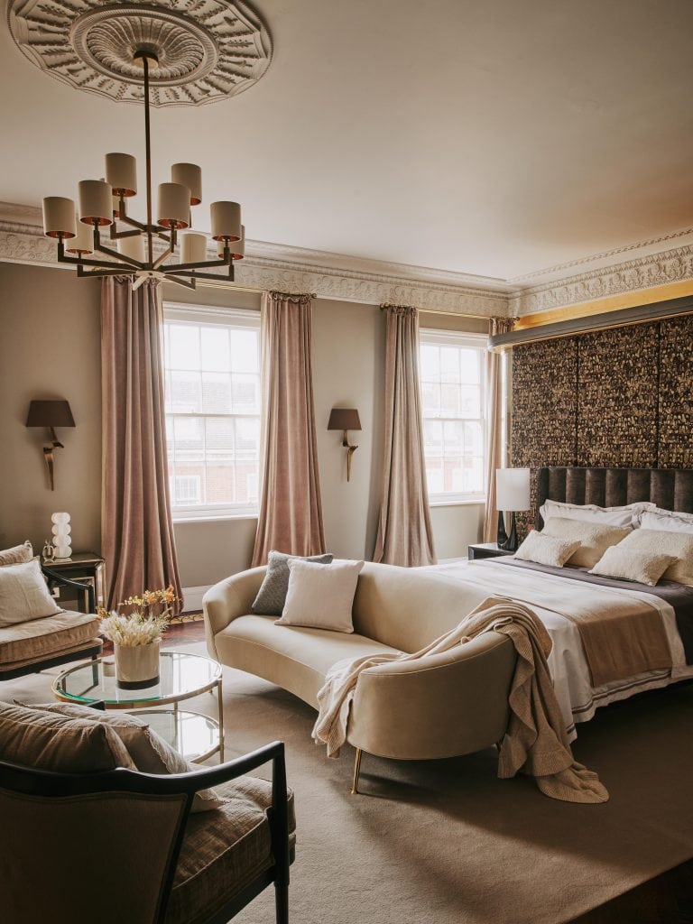 The-Mayfair-Mansion-By-Bergman-Interiors-Is-An-Example-Of-Pure-Contemporary-Luxury_12-768x1024 The-Mayfair-Mansion-By-Bergman-Interiors-Is-An-Example-Of-Pure-Contemporary-Luxury_12-768x1024 The Mayfair Mansion By Bergman Interiors Is An Example Of Pure Contemporary Luxury_12 bergman interiors The Mayfair Mansion By Bergman Interiors Is An Example Of Pure Contemporary Luxury The Mayfair Mansion By Bergman Interiors Is An Example Of Pure Contemporary Luxury 12 768x1024