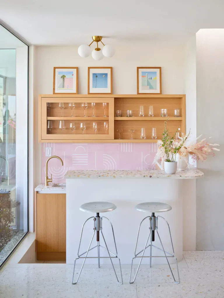 5-768x1024 5-768x1024 mid-century modern style Playful Whimsy Meets Mid-Century Modern Style Inside This 1960s Los Angeles Home 5 768x1024