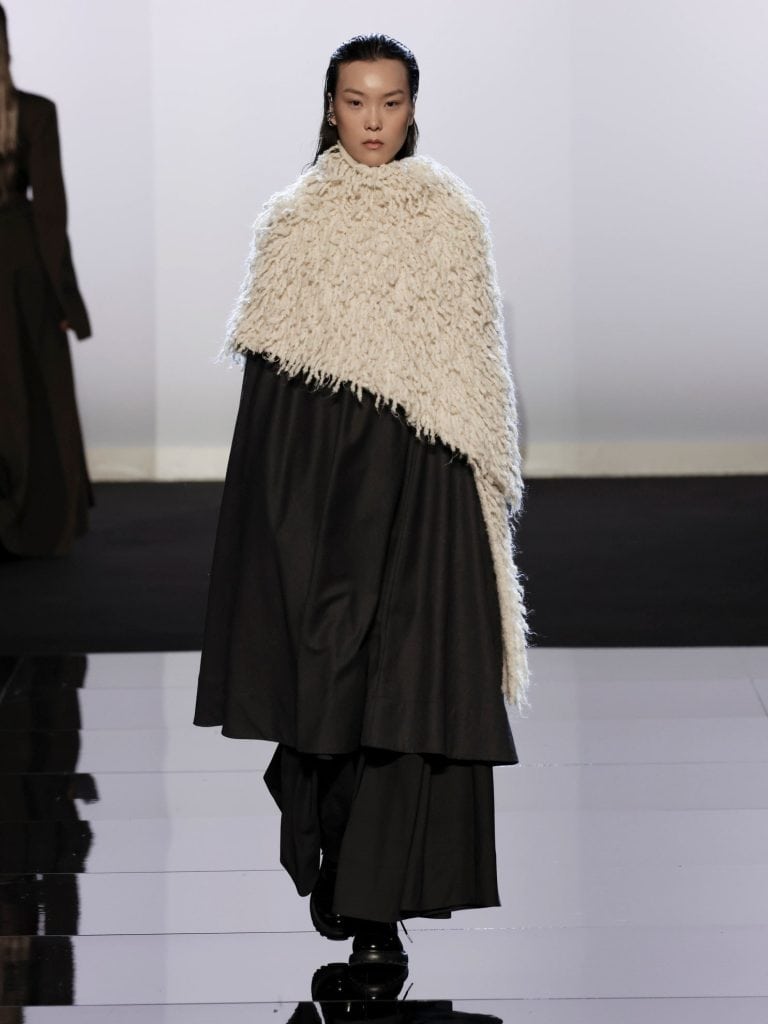 2-4-768x1024 2-4-768x1024 Home Renovation: Feel Inspired by the Biggest Fall 2024 Trends from Milan Fashion Week Home Renovation: Feel Inspired by the Biggest Fall 2024 Trends from Milan Fashion Week 2 4 768x1024