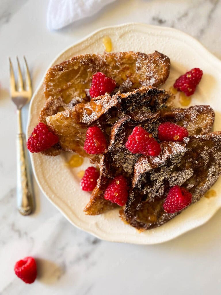 Easy Sweet Breakfast Recipes - 60+ To Try 29 croissant pain perdu 2