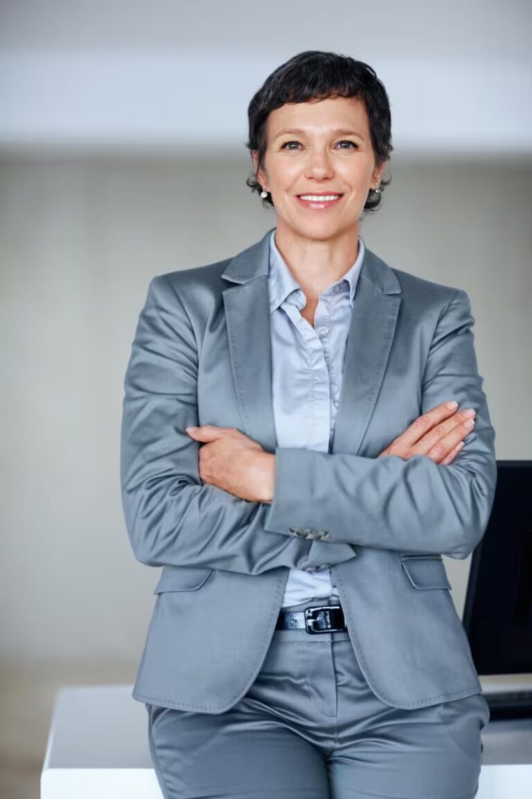 Investment and AI strategy—analyst leveraging artificial intelligence and data analytics for institutional capital allocation and risk management.