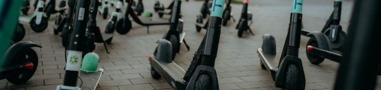parkirani električni bicikli