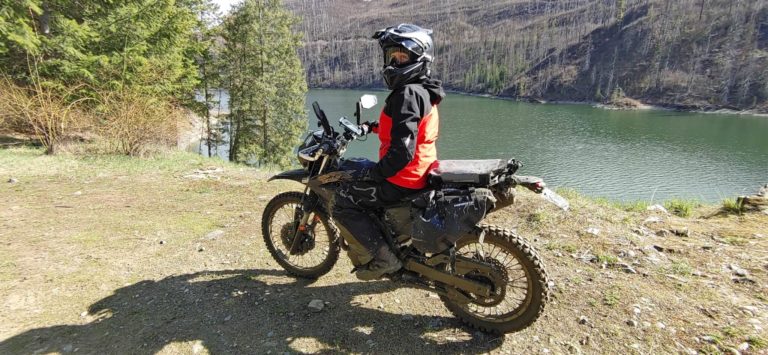 Showing missvelocity along the Pend Oreille River motorcycle route