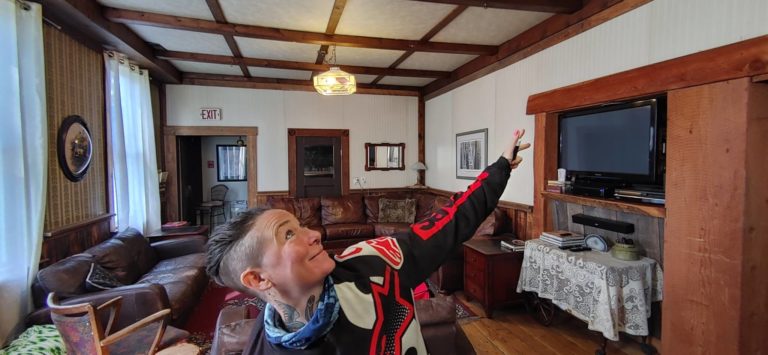 Vera @missvelocity in Trout Lake Windsor hotel
