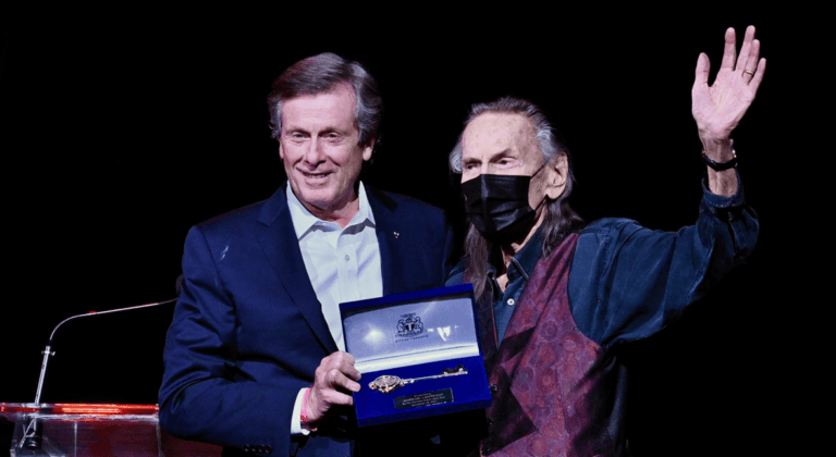 Toronto music legend Gordon Lightfoot receives Key to the City from Mayor John Tory