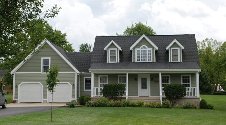 Which Siding Materials Actually Survive Ontario Winters