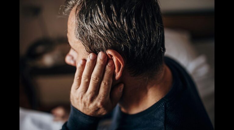 10 Warning Signs of Hearing Loss Canadians Can’t Ignore