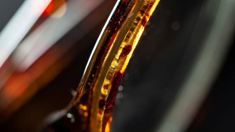 5W30 Engine Oil: Leading the Transition to Eco-Friendly Vehicles