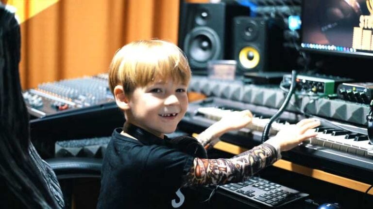 студия звукозаписи Киев studio master, запись песни в студии, запись вокала, обработка вокала, аранжировка на заказ, сведение, мастеринг, подарочный сертификат на запись песни, песня в подарок, звукозапись на выезде, видеосъемка, видеомонтаж, портфолио, цены и услуги, наши контакты, обучение steinberg cubase, Константин Тетруев автор исполнитель, оцифровка видеокассет, наша команда, студія звукозапису Київ studio master, запис пісні в студії, запис вокалу, обробка вокалу, аранжування на замовлення, зведення, мастеринг, подарунковий сертифікат на запис пісні, пісня в подарунок, звукозапис на виїзді, відеозйомка, відеомонтаж, портфоліо, ціни та послуги, наші контакти, навчання steinberg cubase, Костянтин Тетруєв автор виконавець, оцифрування відеокасет, наша команда