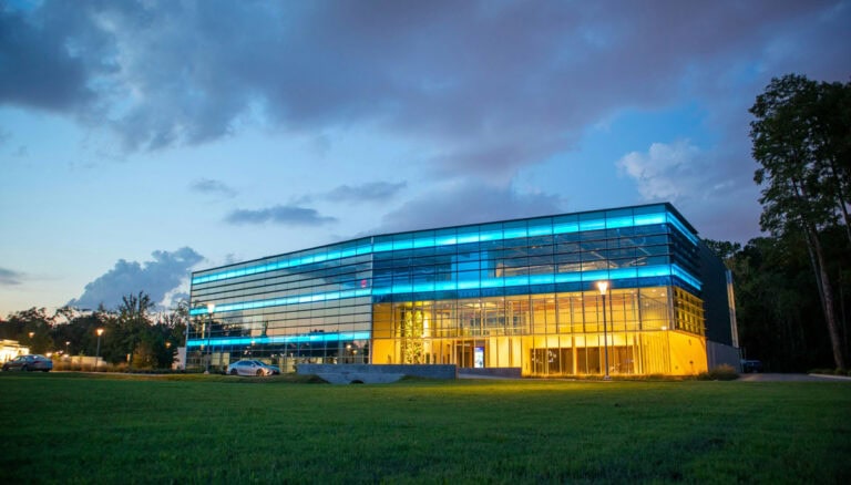 Smart Building Technology: Revolutionizing Operations of Buildings