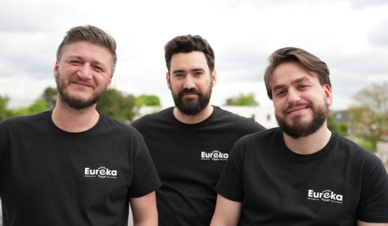 Photo de l'équipe d'Eureka Énergies Solaires