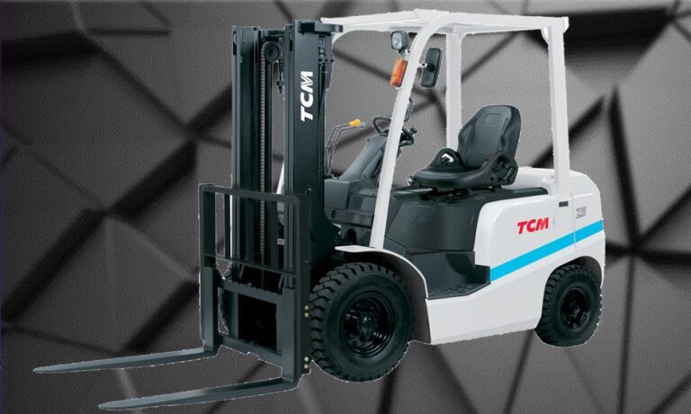 Empilhadeira TCM disponível para locação e manutenção