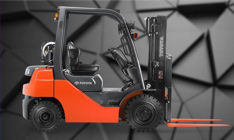 Empilhadeira Toyota disponível para locação e manutenção