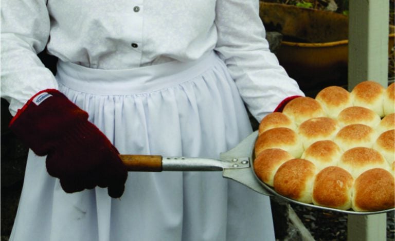 Recipe: DOT’S ROLLS by Carolyn Lavers