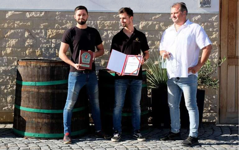 Vinařství pod starýma horama Dvůr pod starýma horama