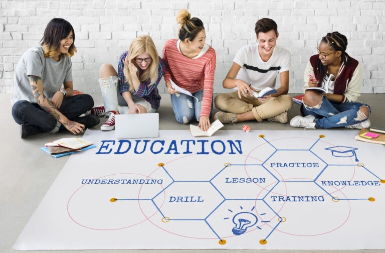 Educación y Certificaciones SEP