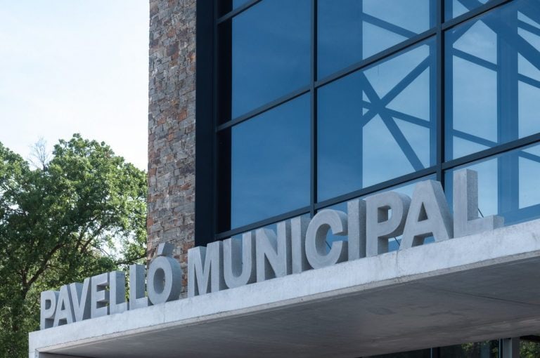 letras de hormigón para polideportivo Muntanyola 01
