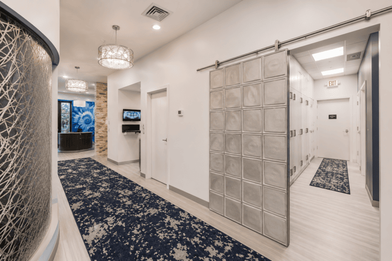 Silver Tree Dental passage