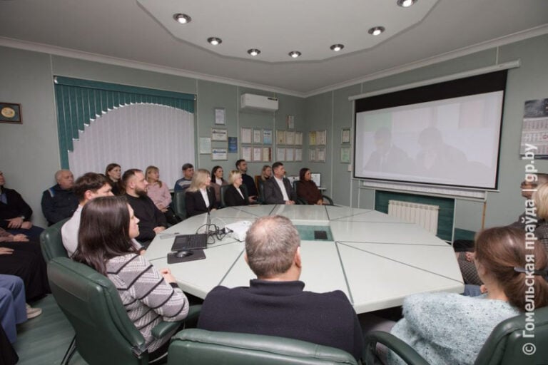 Прямую трансляцию с ВНС смотрят в трудовом коллективе буда-кошелевского СП «АМИПАК»–ОАО