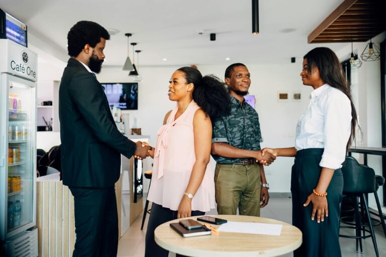 client discussion on availing digital marketing services