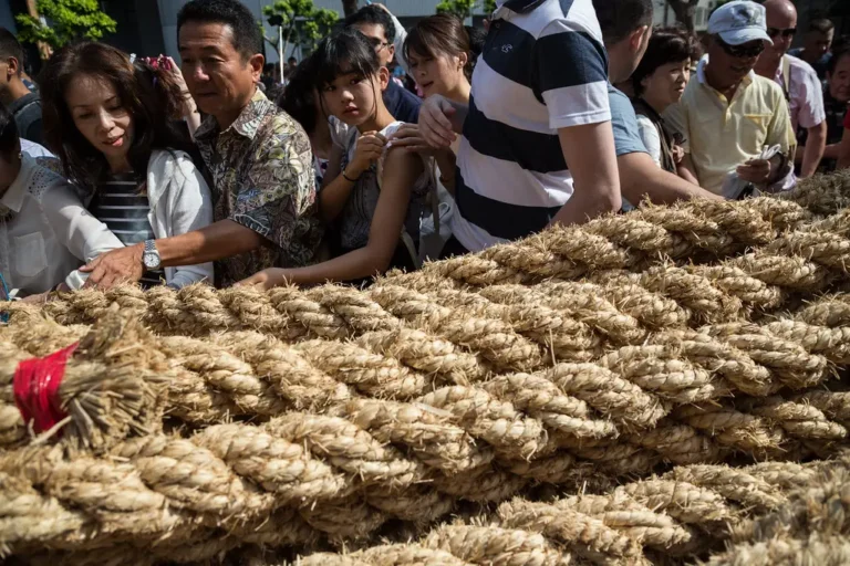 那霸的大拔河祭 Naha Tug-of-War