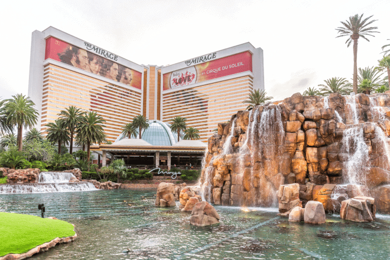 The mirage building in las vegas