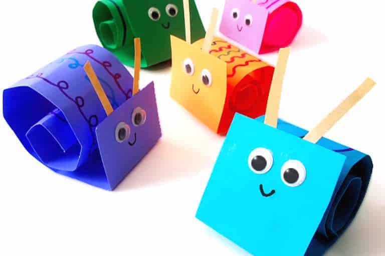 paper roll snails that are diffrent colors