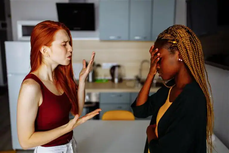 Seeing Red Flags with a Friend’s Partner? Here’s What You Can Do 