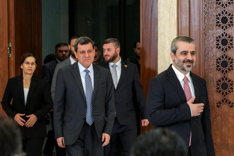 حل “قسد” وإعادة توحيد المؤسسات.. سوريا تدخل مرحلة أكثر استقراراً