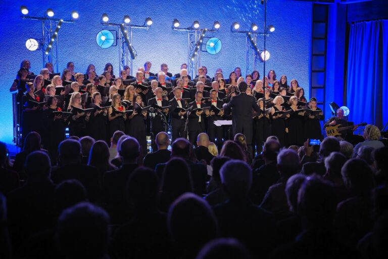 International Voices Choir Konzert Bonn mit Vintage Bowls Lichtdesign 1