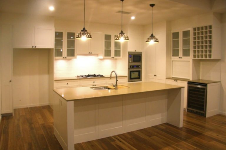 Custom made SHAKER STYLE KITCHEN WARRAWEE