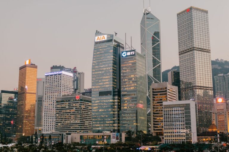 Compte bancaire société Hong Kong refus et solutions