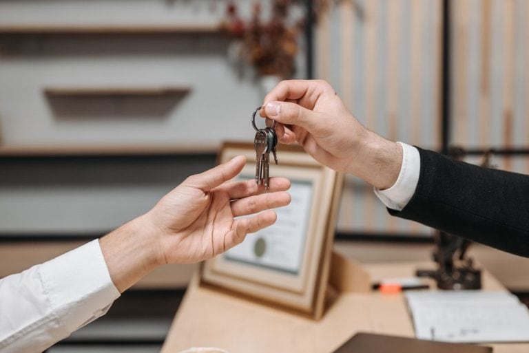 Handing over the keys to the accommodation