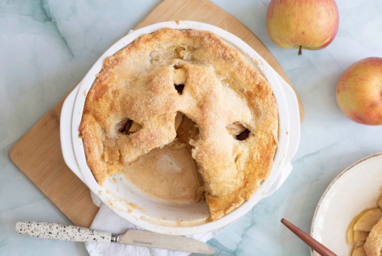 Homemade macintosh apple pie